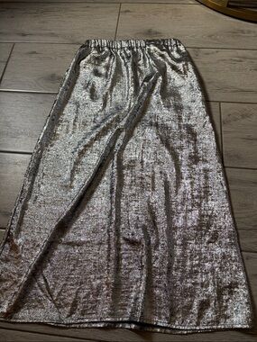 Old Navy Shimmer Metallic Silver Women’s Midi Skirt